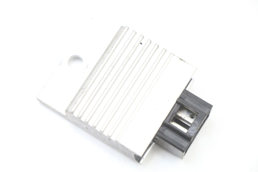 photo de REGULATOR HONDA WALLAROO DX 50 (1993 - 1996) - Component detail