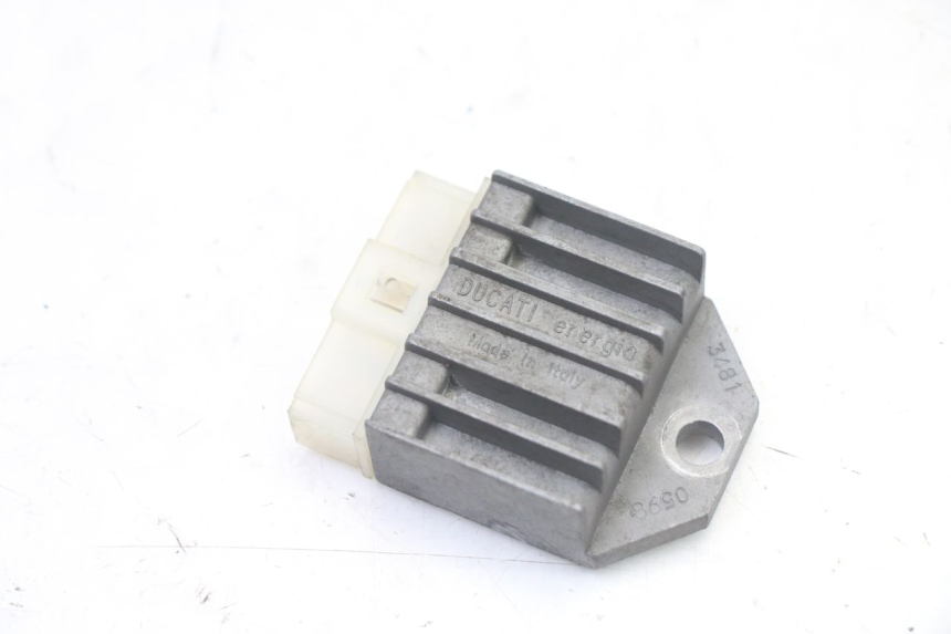 photo de REGULATOR YAMAHA WHY 50 (1998 - 2000) - Main view