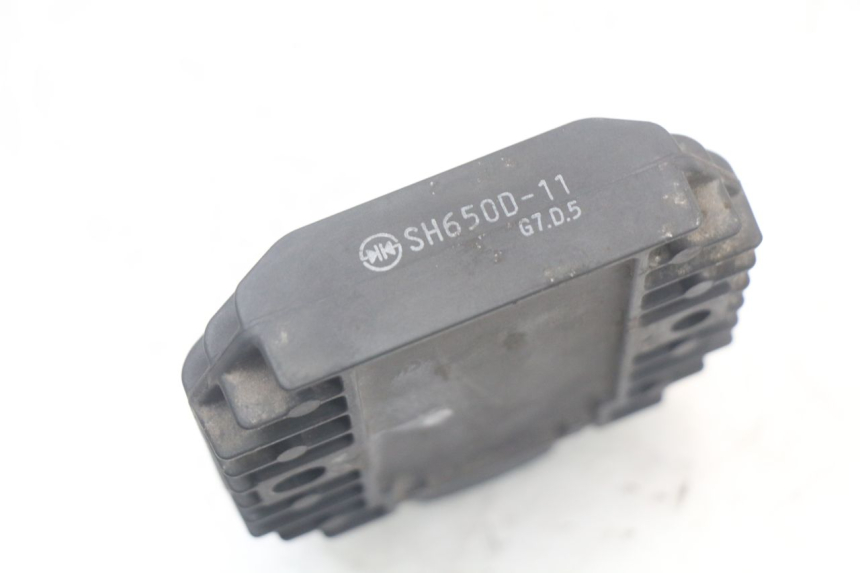 photo de CHARGING REGULATOR YAMAHA XMAX X-MAX 125 (2006 - 2009) - Alternative perspective