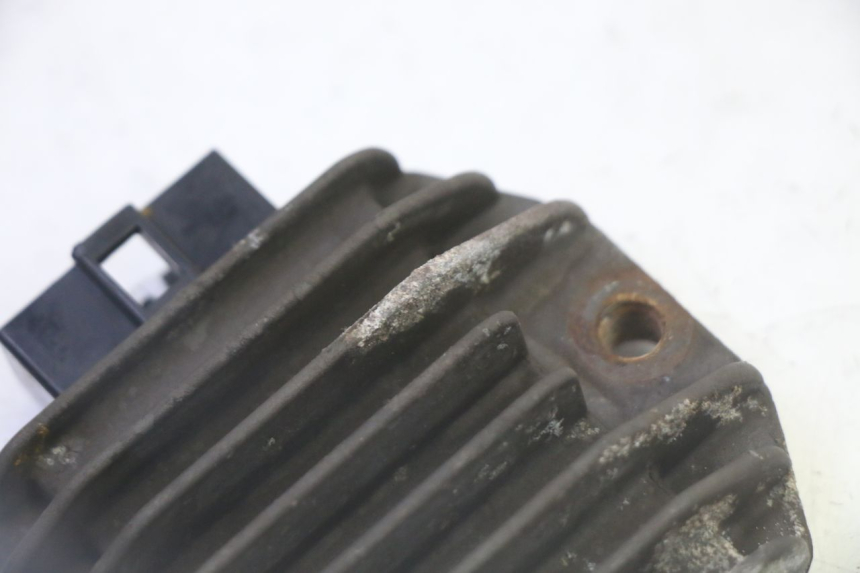 photo de CHARGING REGULATOR YAMAHA X-MAX XMAX 125 (2010 - 2013) - Zoom on usage condition