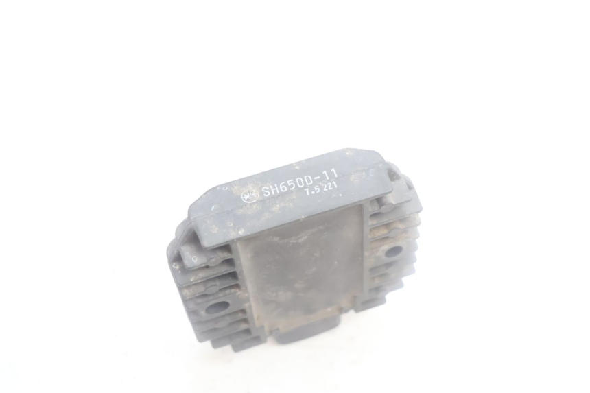 photo de CHARGING REGULATOR YAMAHA XMAX X-MAX 125 (2006 - 2009) - Technical close-up