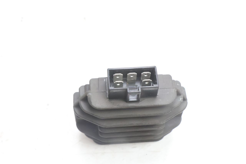 photo de CHARGING REGULATOR YAMAHA X-MAX XMAX 125 (2010 - 2013) - Zoom on usage condition