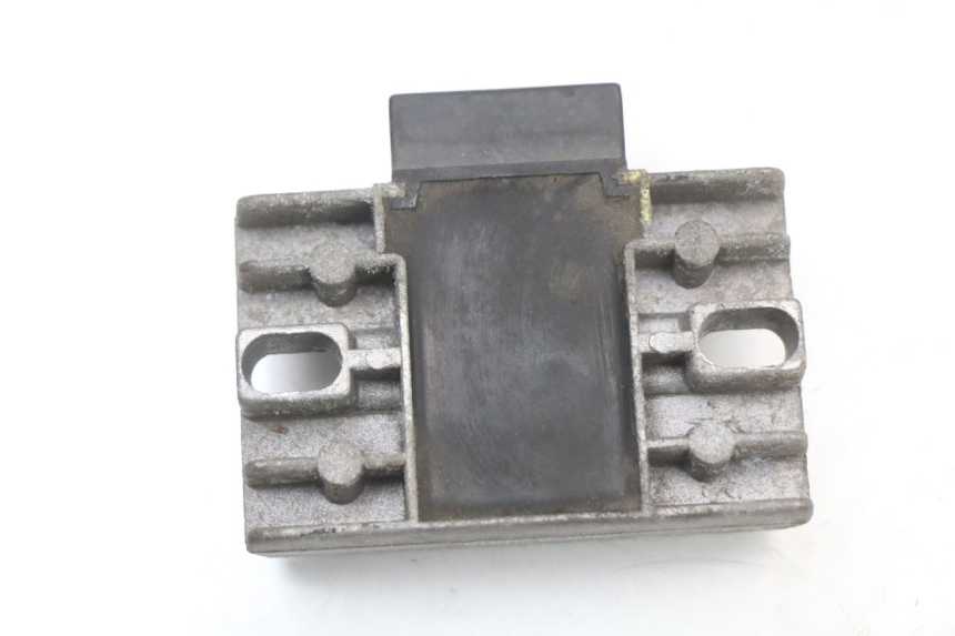 photo de CHARGING REGULATOR PIAGGIO X8 125 (2004 - 2007) - Zoom on usage condition