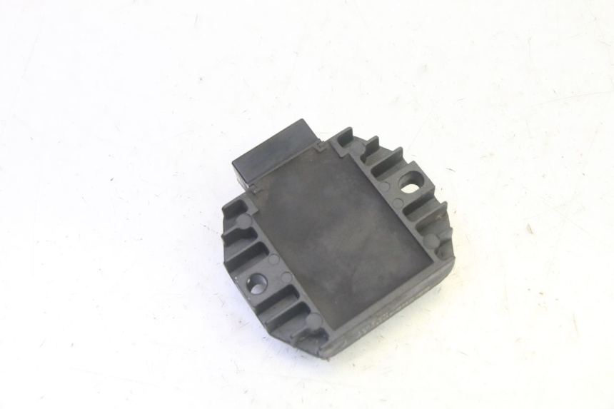 photo de CHARGING REGULATOR PIAGGIO X8 125 (2004 - 2007) - Alternative perspective