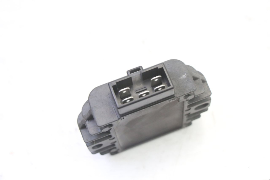 photo de CHARGING REGULATOR PIAGGIO X9 EVOLUTION 125 (2003 - 2007) - Zoom on usage condition