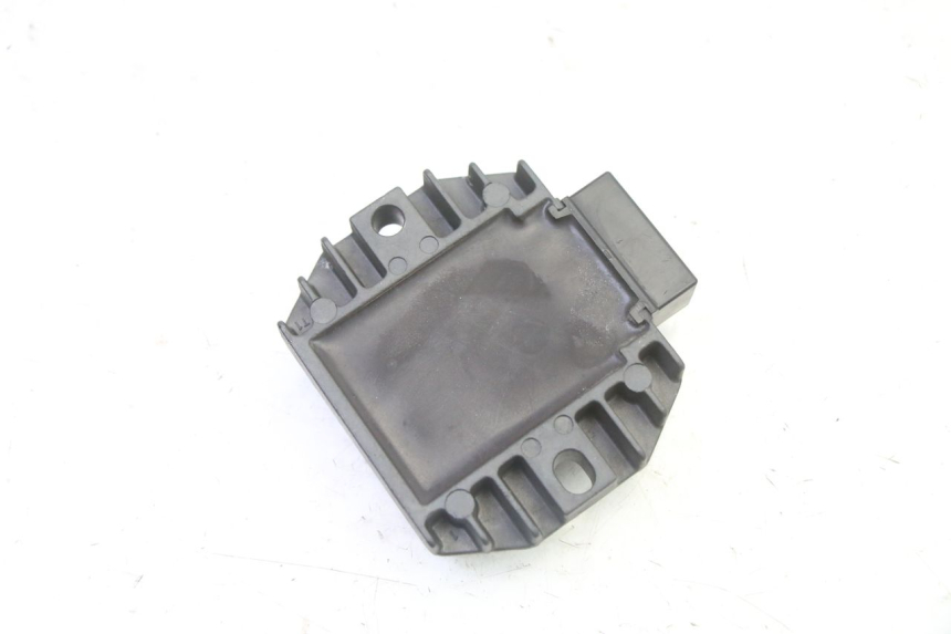 photo de CHARGING REGULATOR PIAGGIO X9 EVOLUTION 125 (2003 - 2007) - Alternative perspective