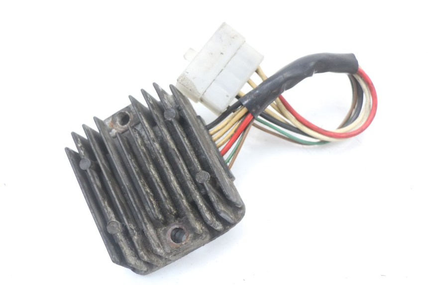 photo de REGULATOR YAMAHA XJ F 900 (1983 - 1994) - Component detail