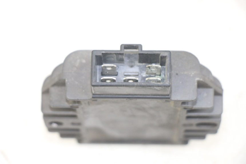 photo de REGULATOR YAMAHA XJN DIVERSION 600 (2000 - 2003) - Zoom on usage condition