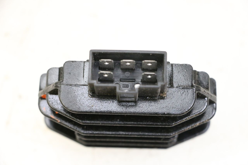 photo de REGULATOR YAMAHA XJN DIVERSION 600 (2000 - 2003) - Zoom on usage condition