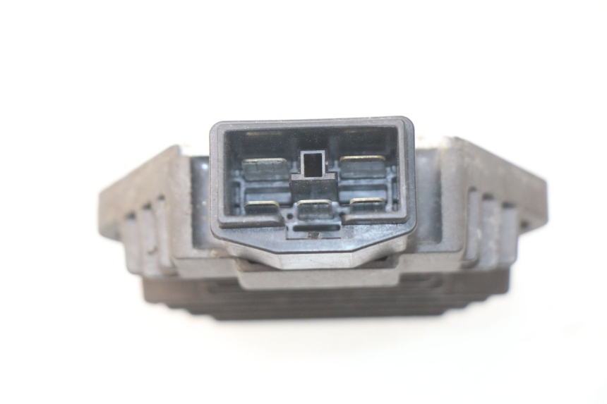 photo de REGULATOR HONDA XLV VARADERO 125 (2000 - 2006) - Zoom on usage condition