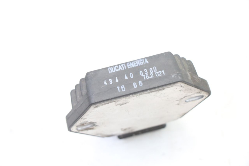 photo de REGULATOR HONDA XLV VARADERO 125 (2000 - 2006) - Alternative perspective