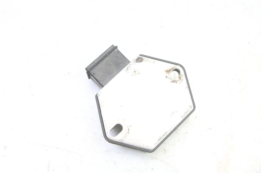 photo de REGULATOR HONDA XLV VARADERO 125 (2000 - 2006) - Technical close-up