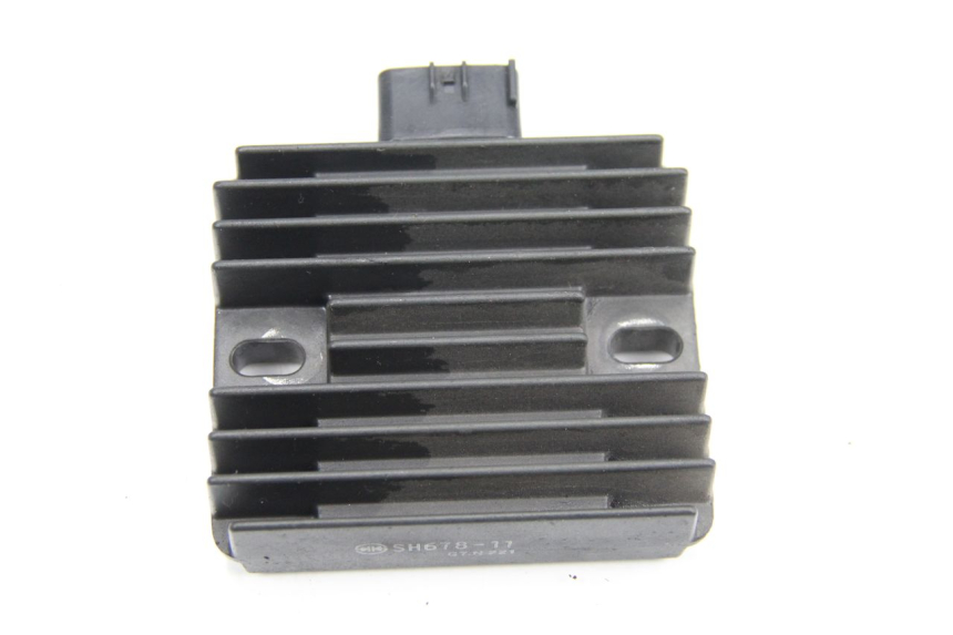 photo de REGULATOR YAMAHA XP T-MAX TMAX 500 (2008 - 2012) - Zoom on usage condition