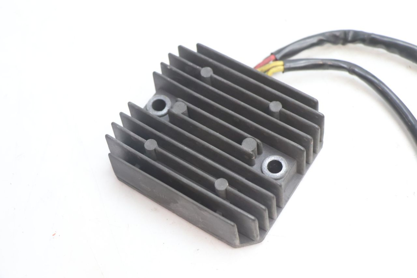 photo de REGULATOR HONDA XRV AFRICA TWIN 750 (1990 - 1992) - Component detail