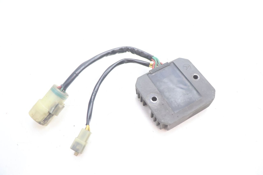 photo de REGULATOR HONDA XRV AFRICA TWIN 750 (1990 - 1992) - Alternative perspective