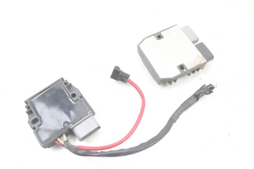 photo de CHARGING REGULATOR YAMAHA FJR ABS 1300 (2006 - 2012) - Component detail
