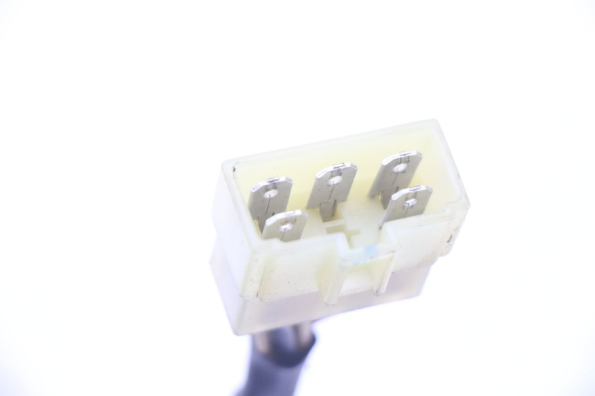 photo de CHARGING REGULATOR YAMAHA FZS FAZER 600 (2001 - 2003) - Technical close-up