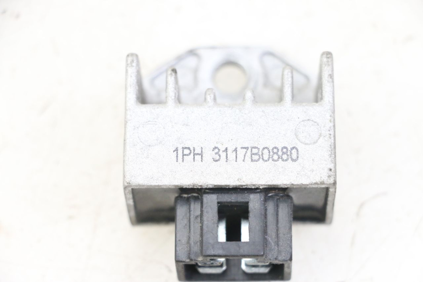 photo de REGULATOR YAMAHA NEO'S NEOS 2T EASY 50 (2013 - 2016) - Alternative perspective