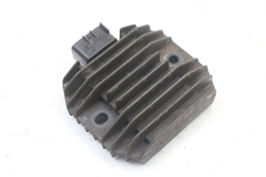 photo de REGULATOR YAMAHA XVS DRAG STAR DRAGSTAR 650 (1997 - 2007) - Component detail