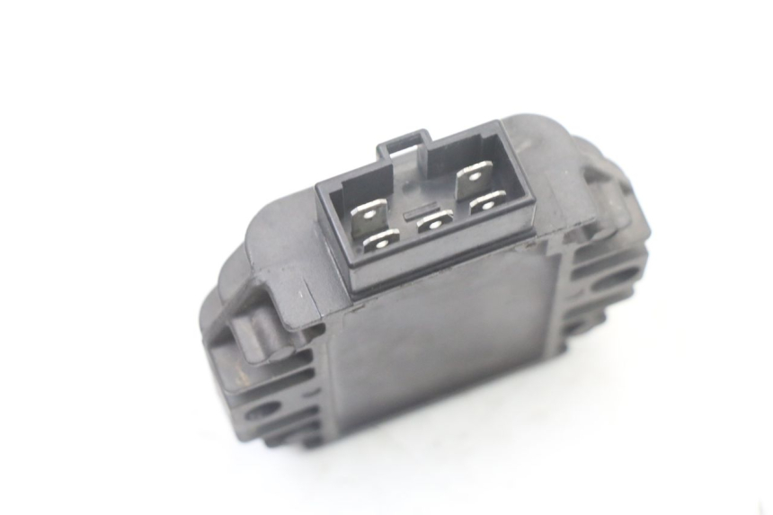 photo de CHARGING REGULATOR YAMAHA YP MAJESTY 125 (2007 - 2010) - Zoom on usage condition