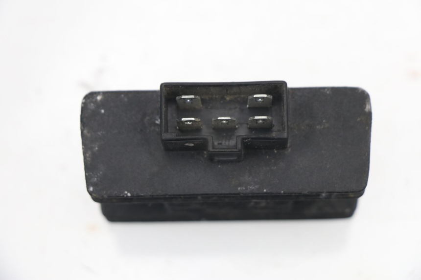 photo de REGULATOR YAMAHA YBR 125 (2004 - 2006) - Alternative perspective