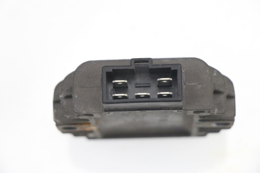 photo de CHARGING REGULATOR YAMAHA YP MAJESTY 125 (2002 - 2006) - Component detail