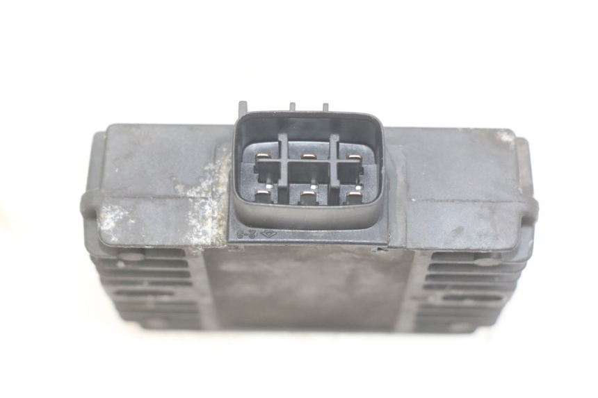 photo de CHARGING REGULATOR YAMAHA YP MAJESTY 400 (2004 - 2008) - Technical close-up