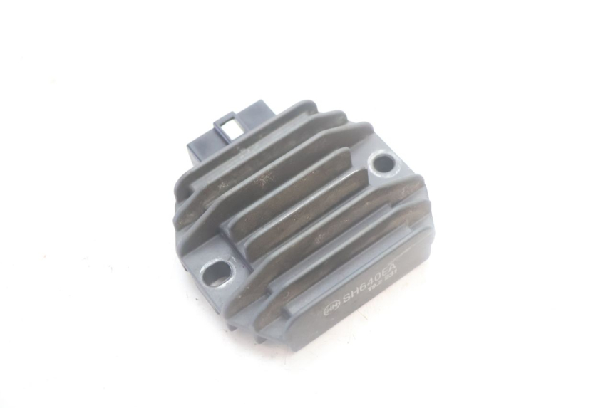 photo de CHARGING REGULATOR YAMAHA YP MAJESTY 125 (2007 - 2010) - Component detail