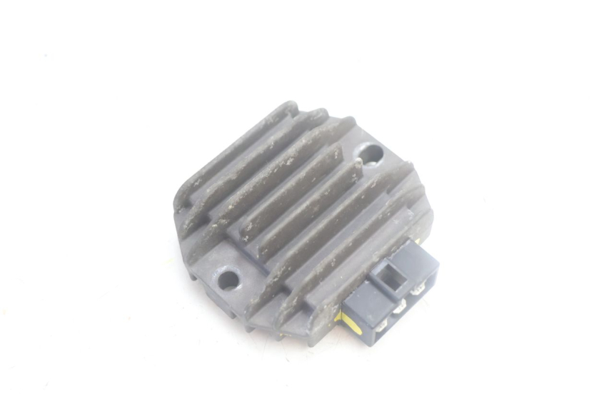 photo de CHARGING REGULATOR YAMAHA YP MAJESTY 125 (2002 - 2006) - Main view