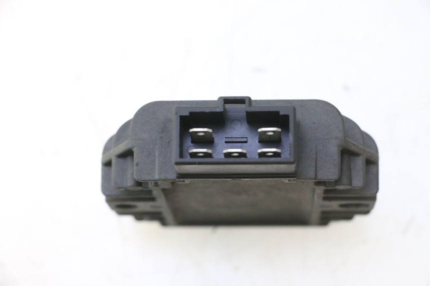 photo de CHARGING REGULATOR YAMAHA YP MAJESTY 125 (1998 - 2001) - Component detail