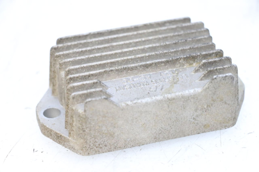 photo de CHARGING REGULATOR PIAGGIO ZIP 2T 50 (2009 - 2019) - Zoom on usage condition