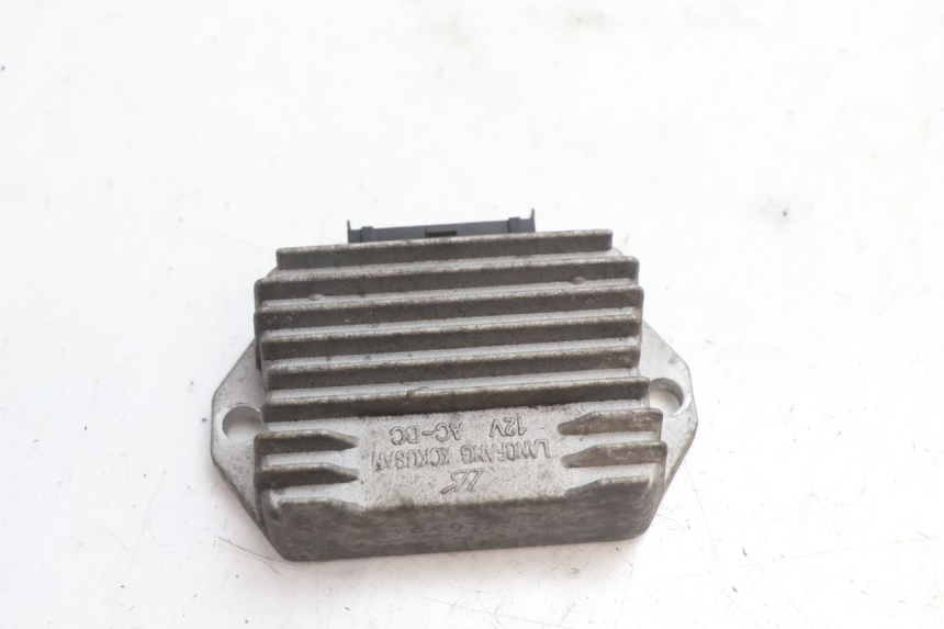 photo de CHARGING REGULATOR PIAGGIO ZIP 2T 50 (2009 - 2019) - Component detail