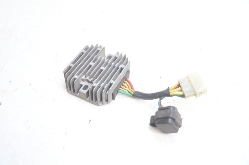 photo de CHARGING REGULATOR PIAGGIO ZIP 4T 50 (2018 - 2020) - Alternative perspective