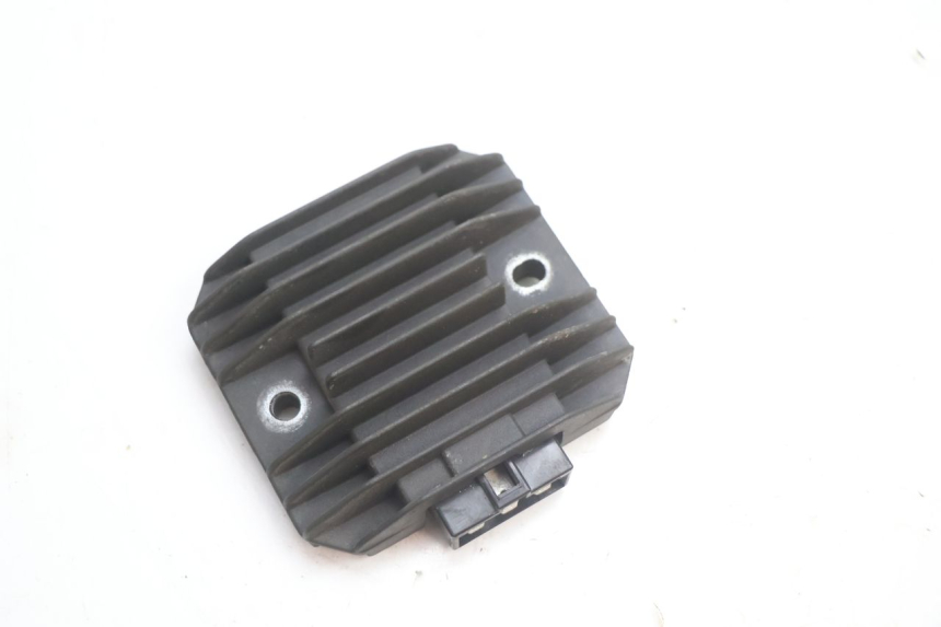 photo de CHARGING REGULATOR KAWASAKI ZX-6R ZX6R 600 (1995 - 1997) - Main view