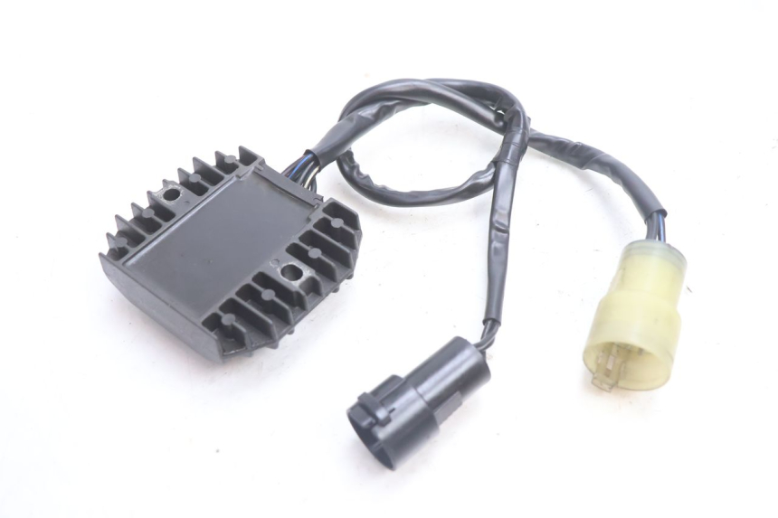 photo de CHARGING REGULATOR KAWASAKI ZX-6R ZX6R 600 (2000 - 2002) - Alternative perspective