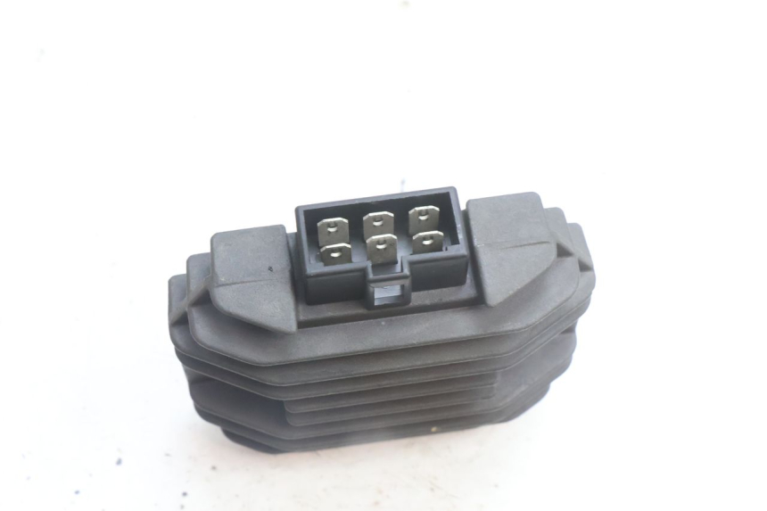 photo de CHARGING REGULATOR KAWASAKI ZZR 600 (1995 - 2004) - Alternative perspective