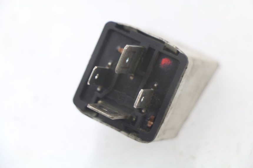 photo de STARTER RELAY PIAGGIO BEVERLY 125 (1998 - 2005) - Alternative perspective