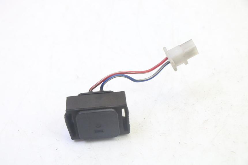photo de STARTER RELAY SUZUKI BURGMAN 125 (2007 - 2014) - Alternative perspective