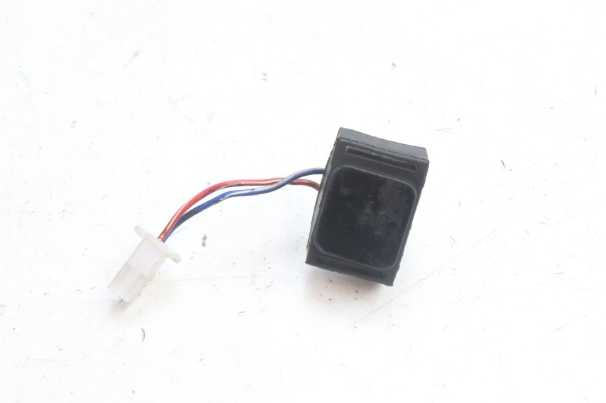 photo de STARTER RELAY SUZUKI BURGMAN 125 (2007 - 2014) - Alternative perspective