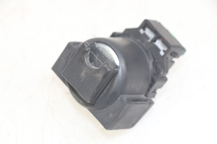 photo de STARTER RELAY HONDA CBR F SC25 1000 (1989 - 1992) - Component detail