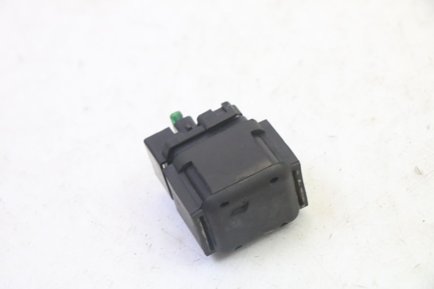 photo de STARTER RELAY HONDA FES S-WING SWING ABS 125 (2007 - 2015) - Technical close-up
