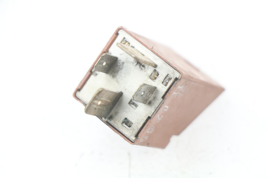 photo de STARTER RELAY PIAGGIO FLY 2T 50 (2004 - 2017) - Zoom on usage condition