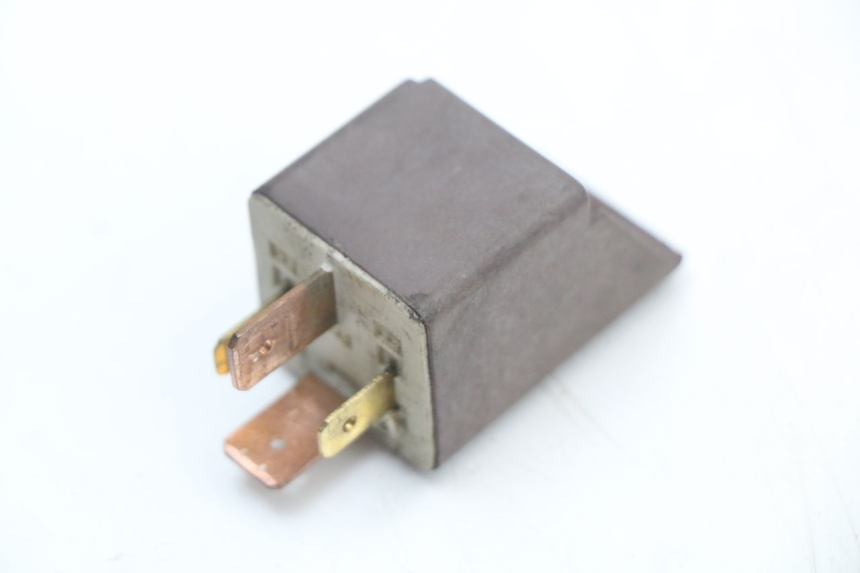 photo de STARTER RELAY PIAGGIO FLY 4T 50 (2004 - 2010) - Zoom on usage condition