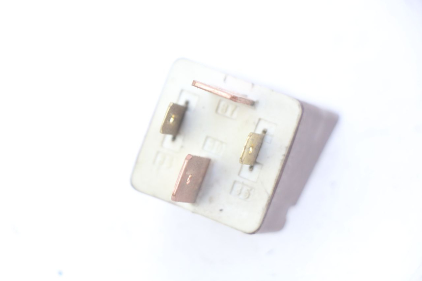 photo de STARTER RELAY PIAGGIO FLY 100 (2006 - 2010) - Alternative perspective