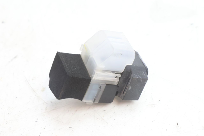 photo de STARTER RELAY YAMAHA FZ8 800 (2010 - 2016) - Zoom on usage condition