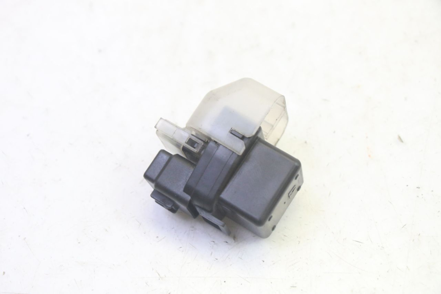photo de STARTER RELAY SUZUKI GSF N BANDIT 600 (1996 - 1999) - Alternative perspective