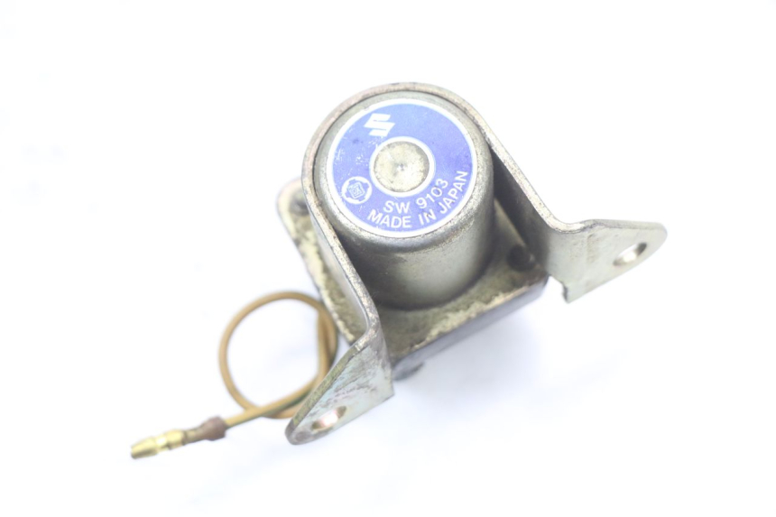 photo de STARTER RELAY SUZUKI GSX E 250 (1982 - 1983) - Alternative perspective