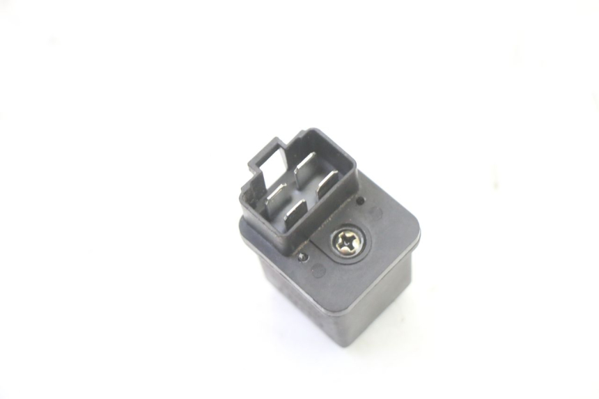 photo de STARTER RELAY PEUGEOT KISBEE 2T 50 (2010 - 2017) - Zoom on usage condition