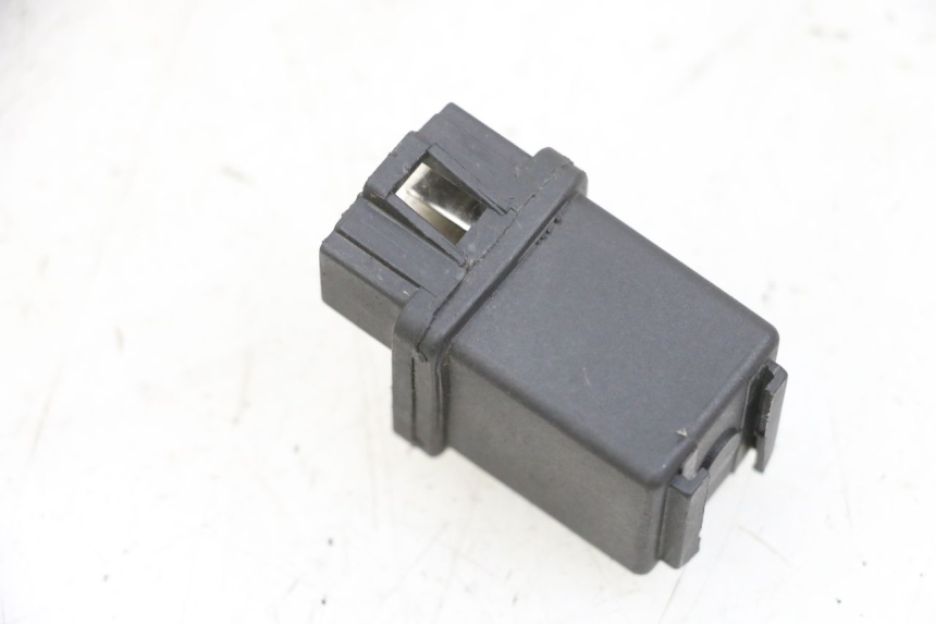 photo de STARTER RELAY PEUGEOT KISBEE 4T 50 (2010 - 2017) - Zoom on usage condition