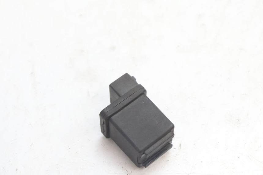 photo de STARTER RELAY PEUGEOT KISBEE 4T 50 (2010 - 2017) - Zoom on usage condition